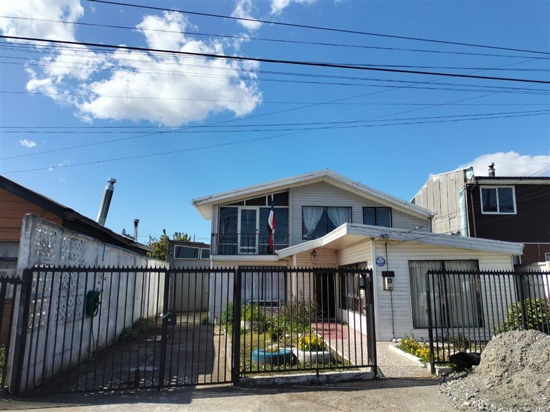 Casa en Venta en Puerto Montt, Casa con departamentos cecano clinica puerto montt