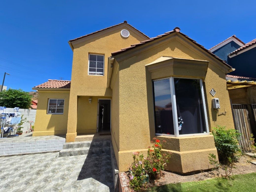 Casa en Venta en Quilicura, Supermercado santa isabel