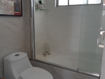 Baño 1 primer piso