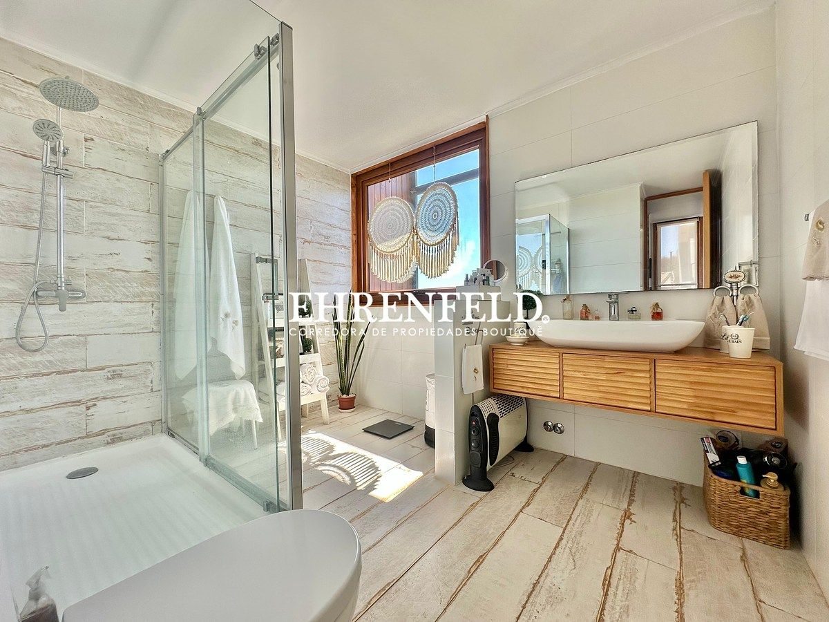Baño suite.