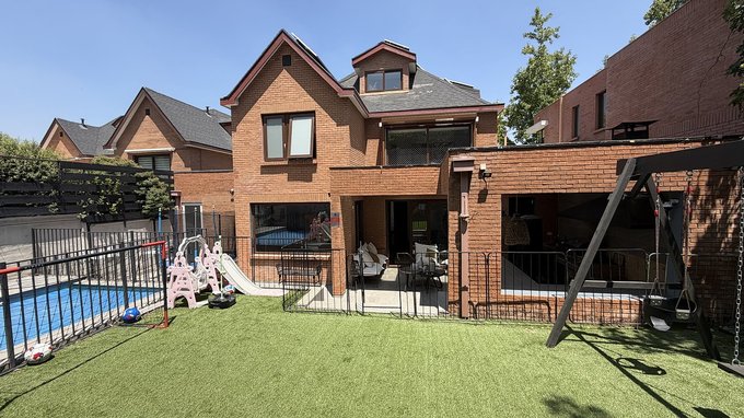 Fachada Casa jardin