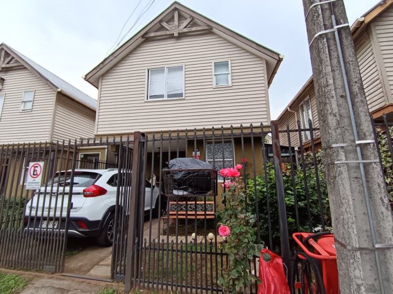 Casa en Venta en Temuco, Se vende comoda y acogedora casa ampliada santa carolina