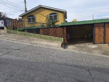 FRENTA CASA PORTON ABIERTO
