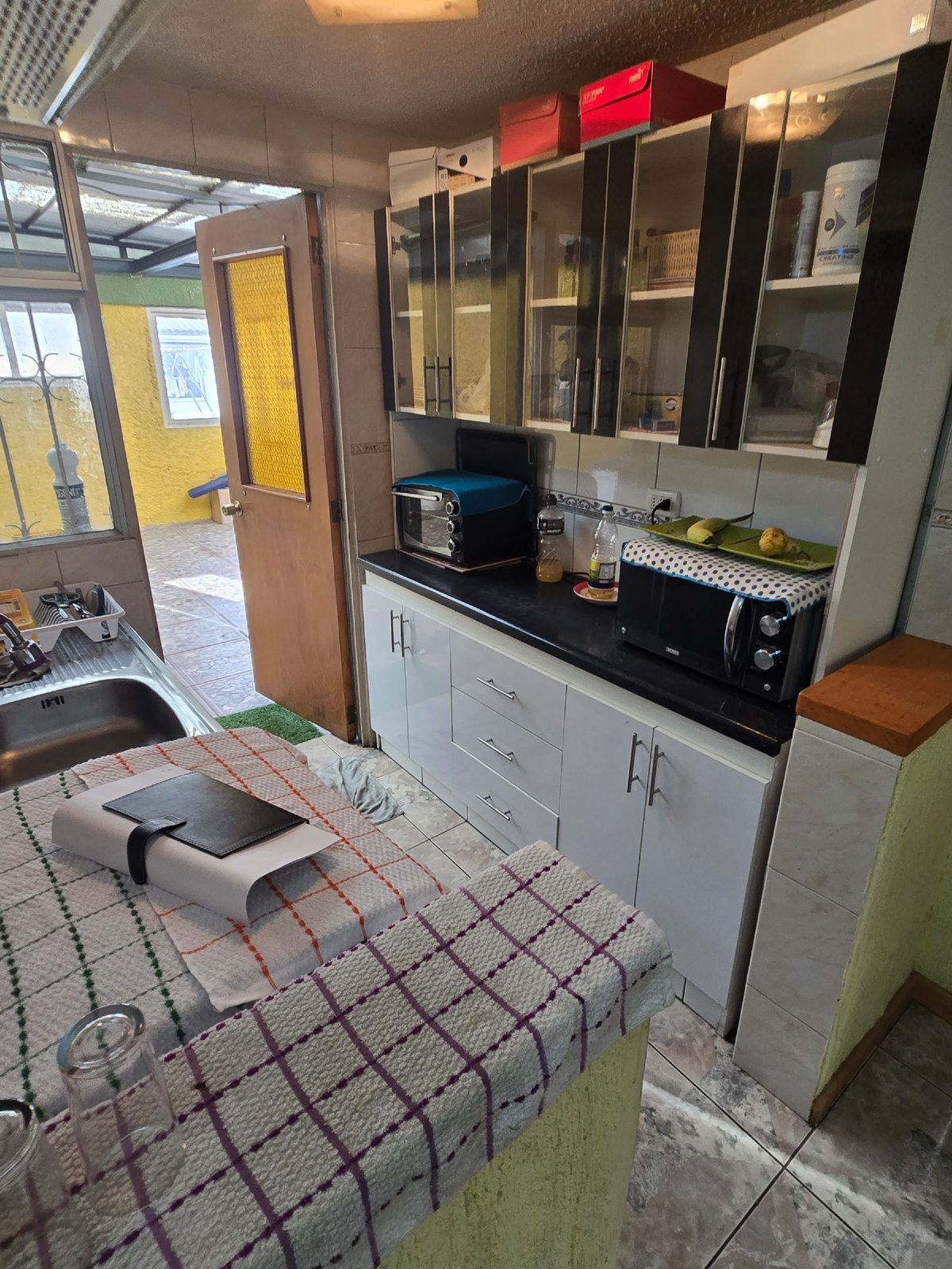 COCINA CON MUEBLES