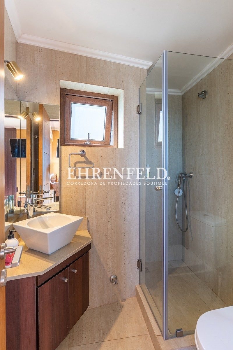 Baño suite.