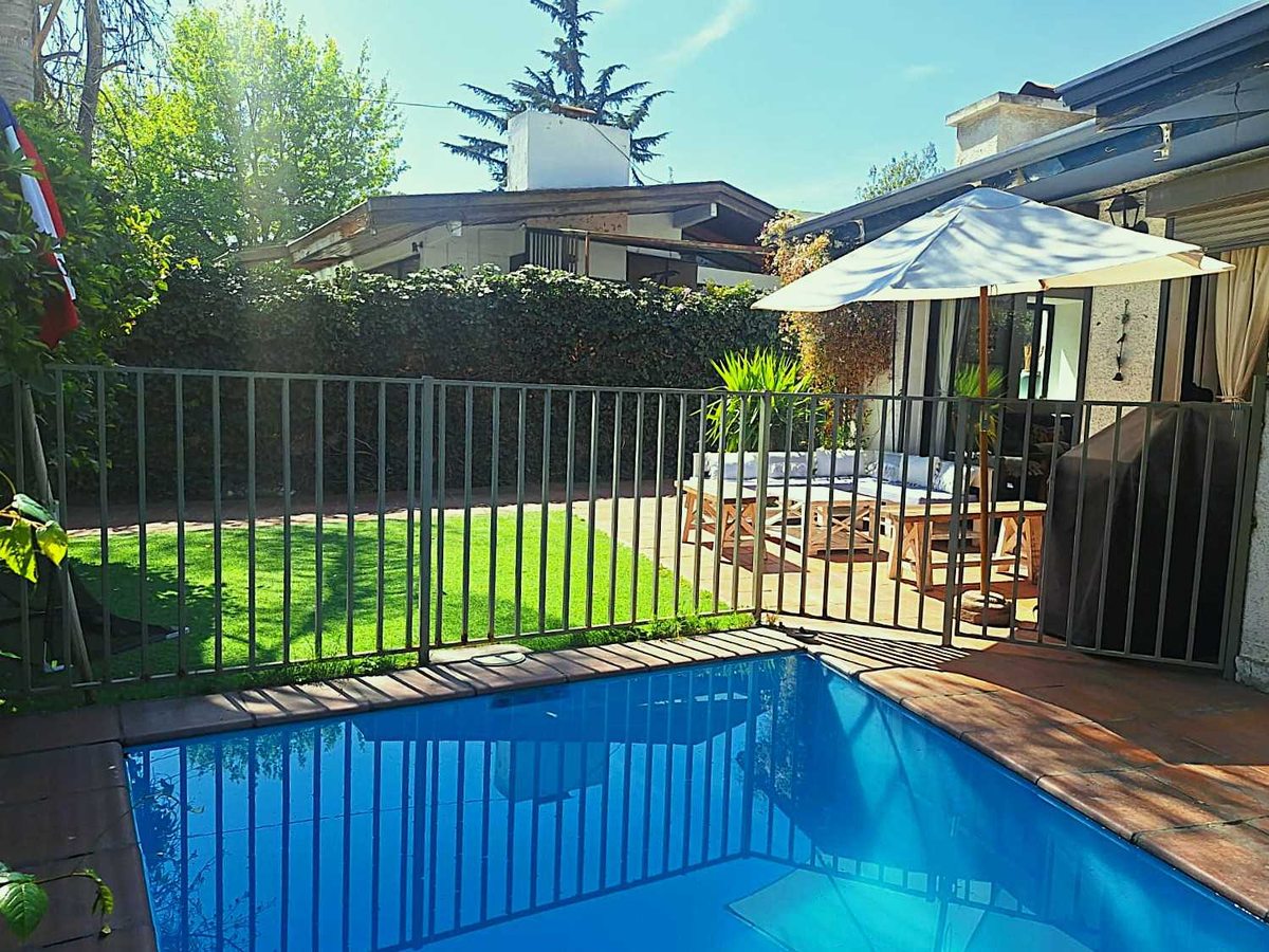 Casa en Venta en Vitacura, Casa cerca paseo el tamarugo (122157)