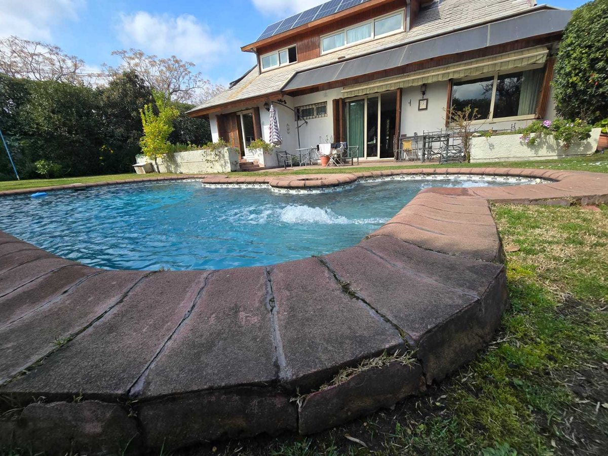 Casa en Venta en Vitacura, VENDO Casa 708m2 en LAs Hualtatas, Vitacura (170948)