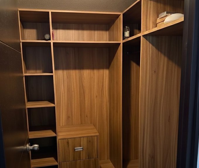 walking closet suit