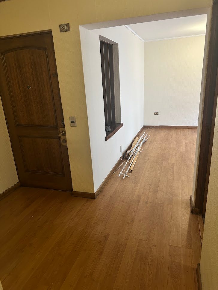 hall acceso interior 