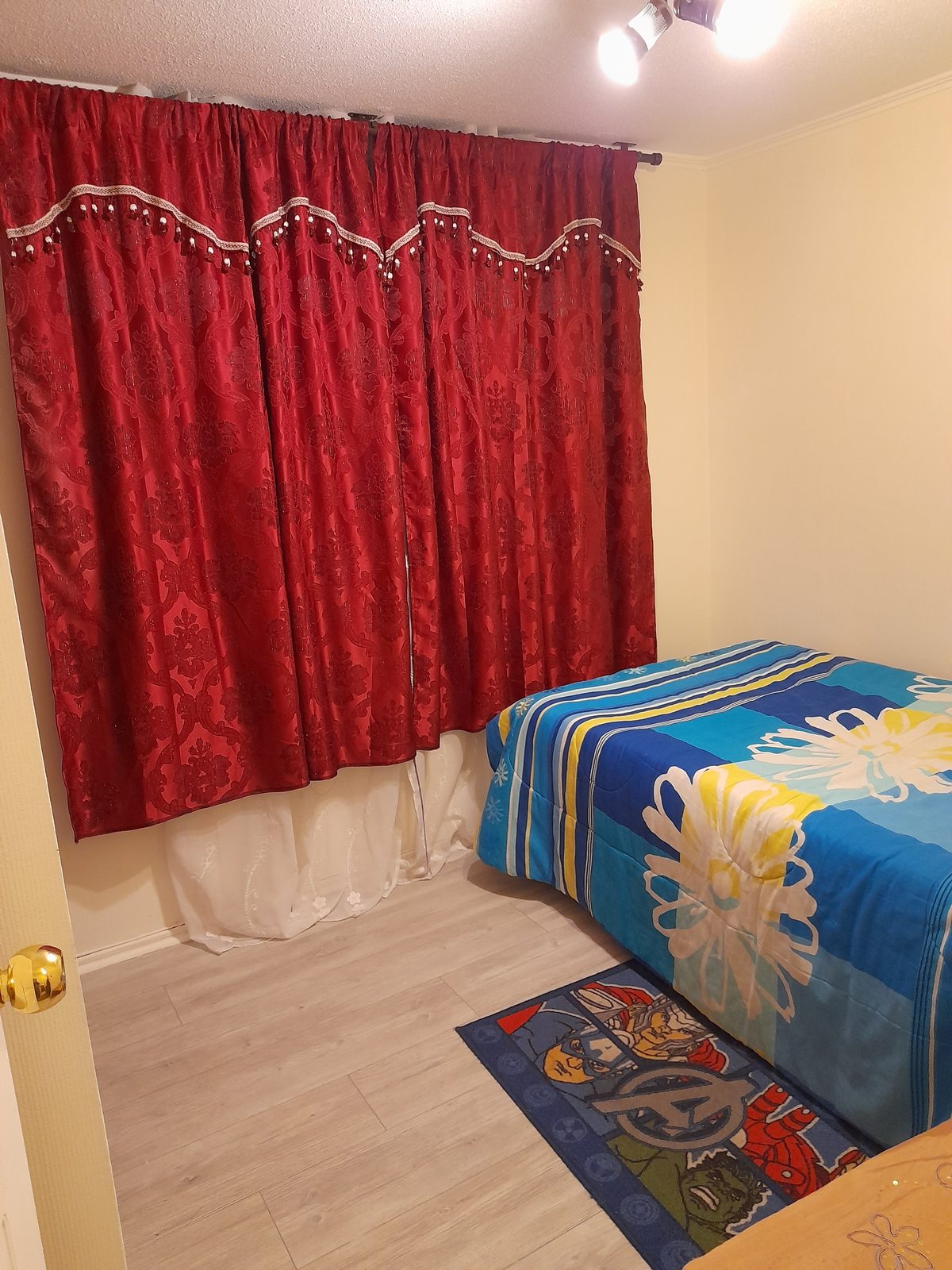 Segundo dormitorio con piso flotante