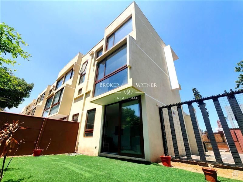 Departamento en Venta en La Reina, TownHouse en condominio a estrenar listo para habitar.
