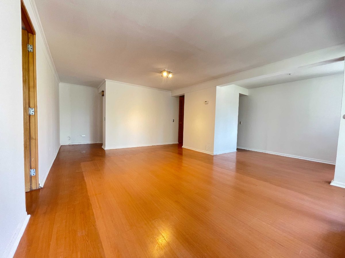 Departamento en Venta en Las Condes, Oportunidad // El Golf // Cercano al Metro (149764)
