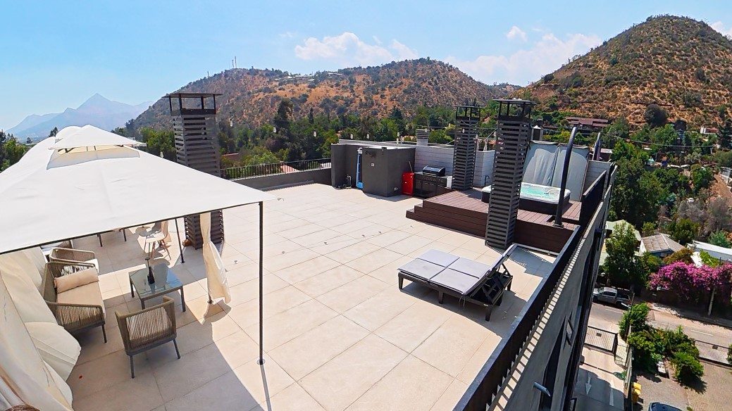 Departamento en Venta en Lo Barnechea, Exclusivo departamento penhouse con 138 m2 de terraza