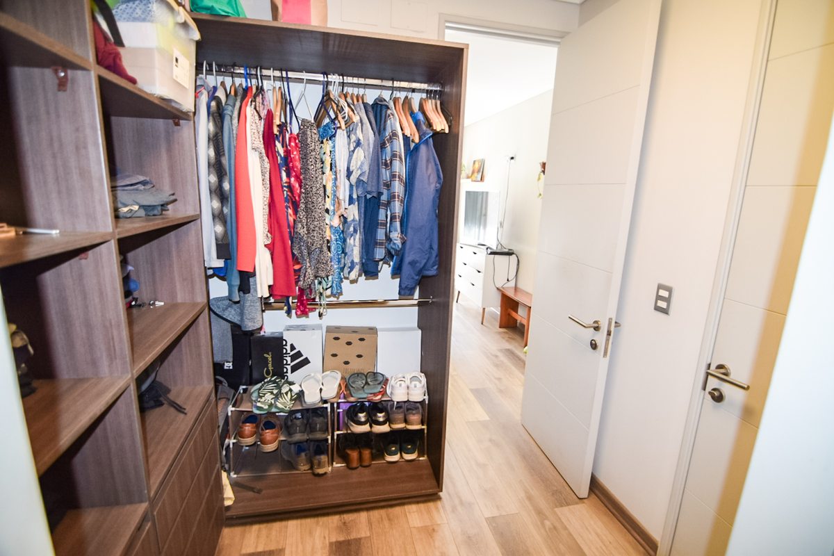 Walking-closet