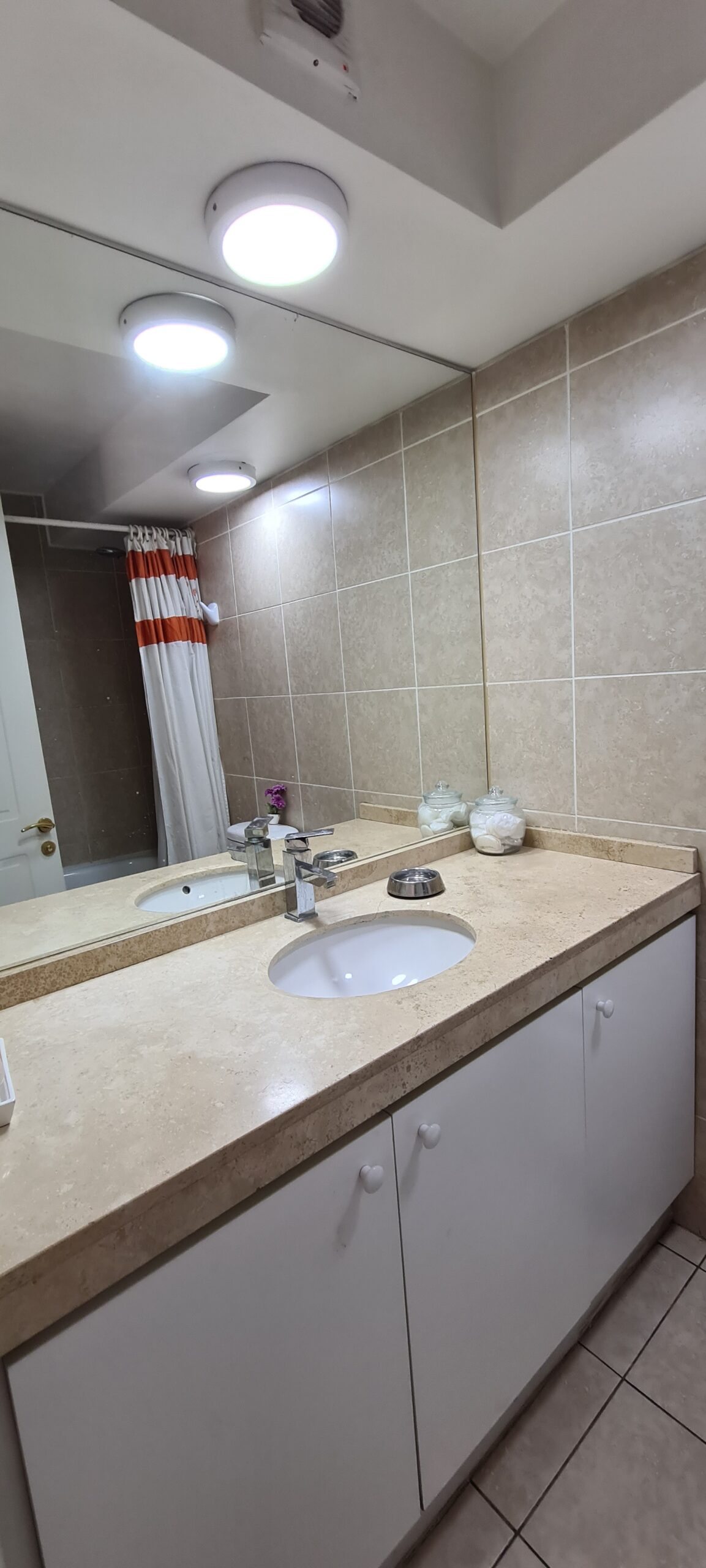 Departamento en Venta en Ñuñoa, Ñuñoa | Amplio Depto 98 m² en Av. Holanda a Pasos Metro Chile España