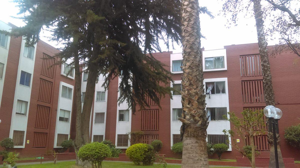 Cómodo Dpto. en Primer Piso - Emilia Tellez Ñuñoa (Departamento)
