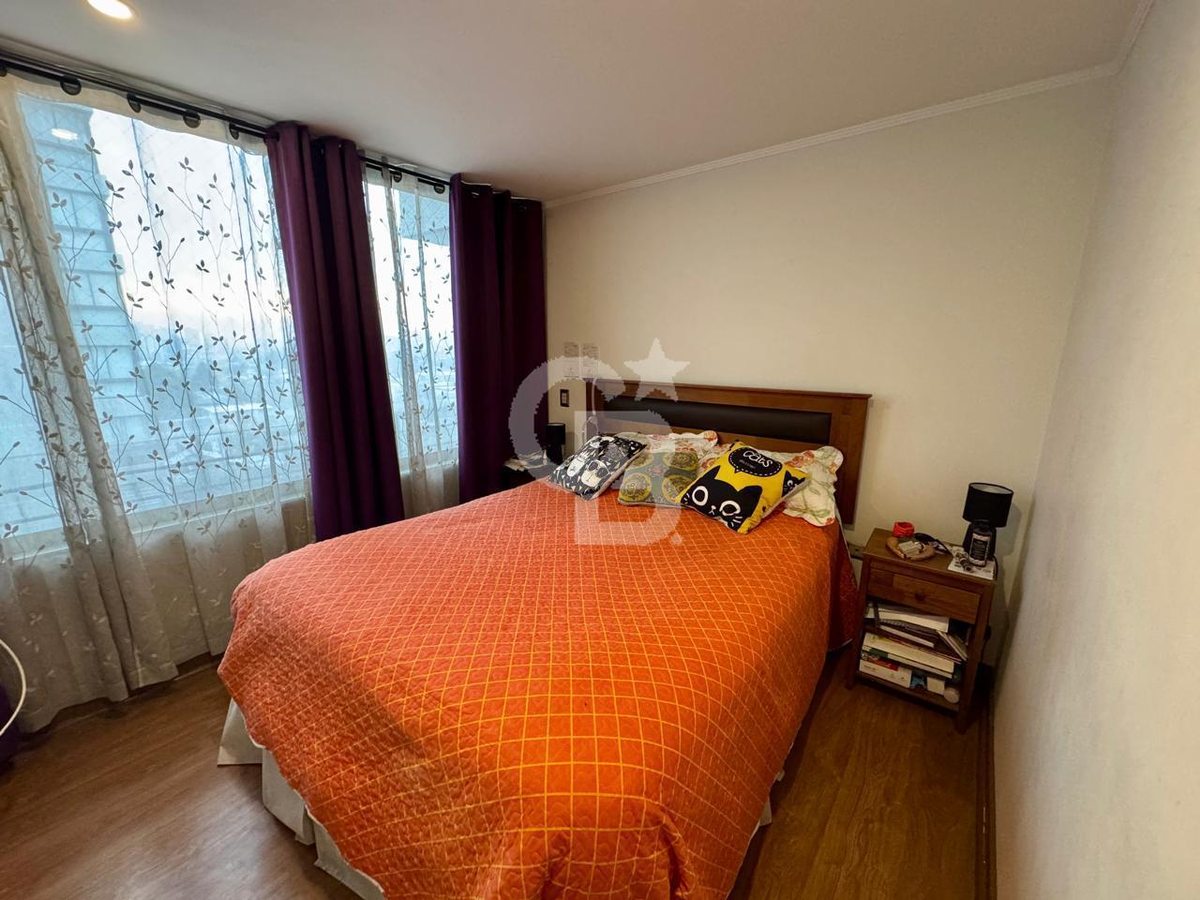 Pieza con baño en suite y walking closet