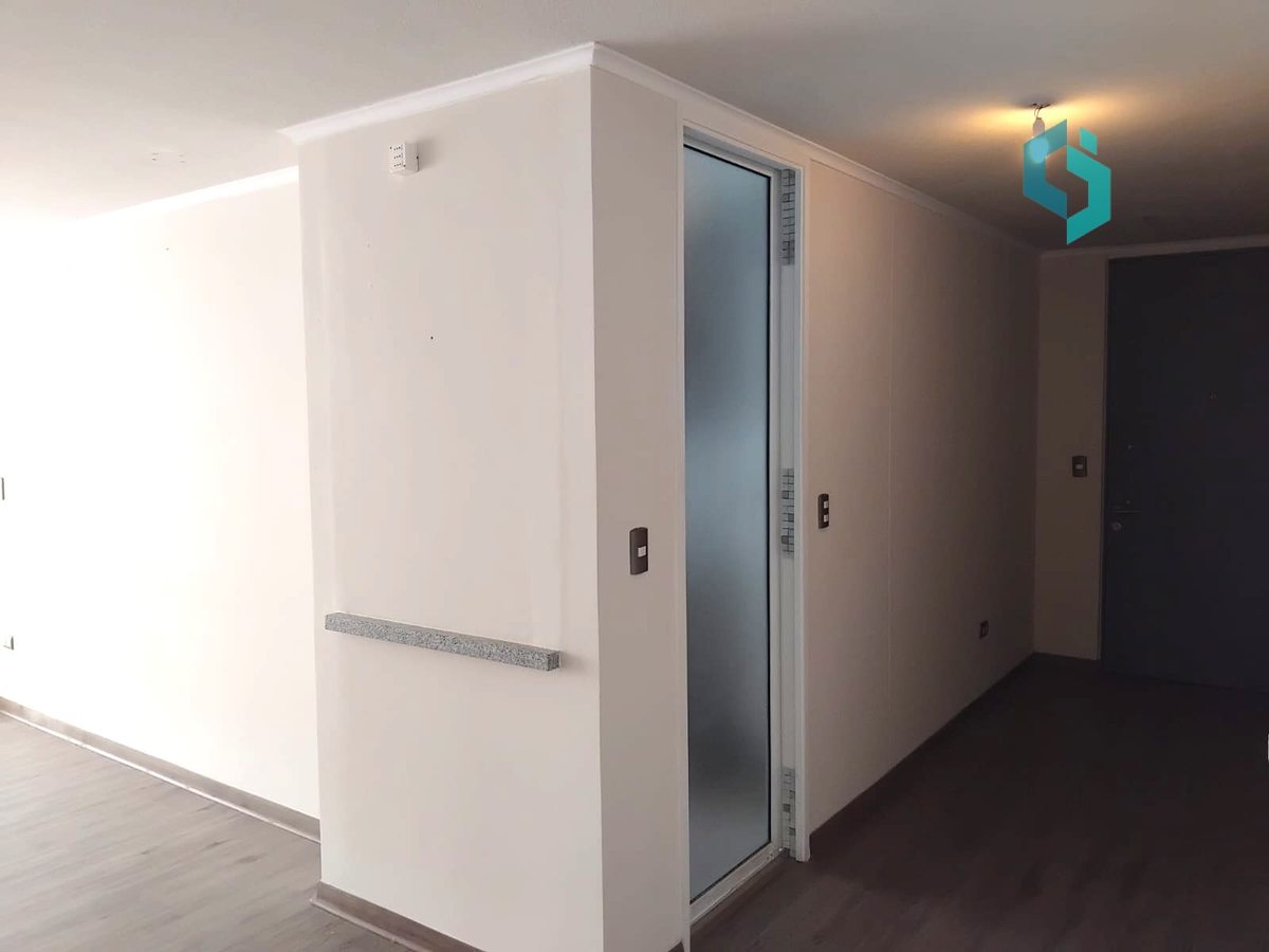 Puerta vidriada hacia la Cocina