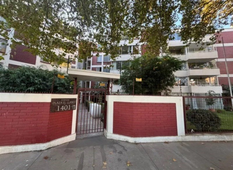 Departamento en Venta en San Miguel, El llano subercaseaux / jjvallejos / amplio departamento de 82 mts cuadrados /edificio de 5 pisos sin ascensor /orientacion oriente /estacion metro el llano/autopista /supermercados jumbo/colegios universidades / hospitales centros de salud /tranquilidad