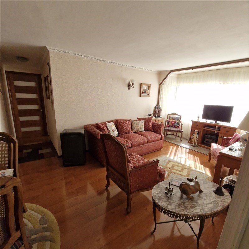 Departamento en Venta en San Miguel, El llano subercaseaux / jjvallejos / amplio departamento de 82 mts cuadrados /edificio de 5 pisos sin ascensor /orientacion oriente /estacion metro el llano/autopista /supermercados jumbo/colegios universidades / hospitales centros de salud /tranquilidad