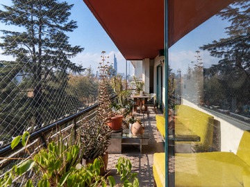 Gran terraza con vista al Parque Forestal