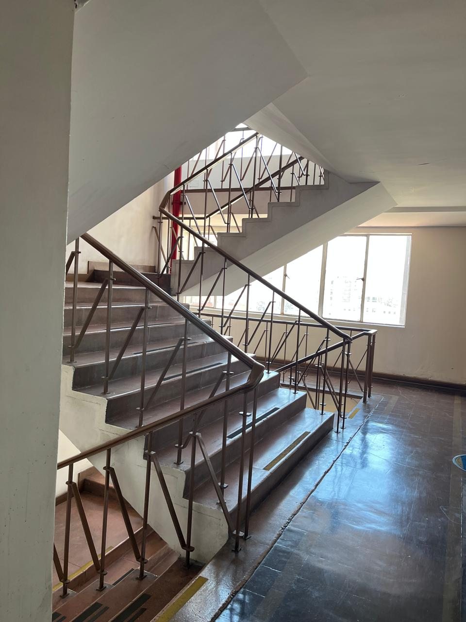Escala piso 8