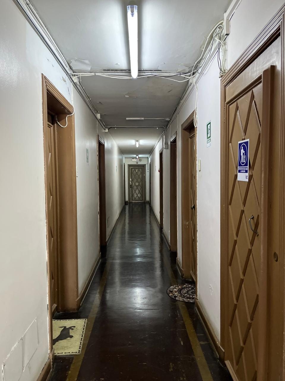 Pasillo piso departamento