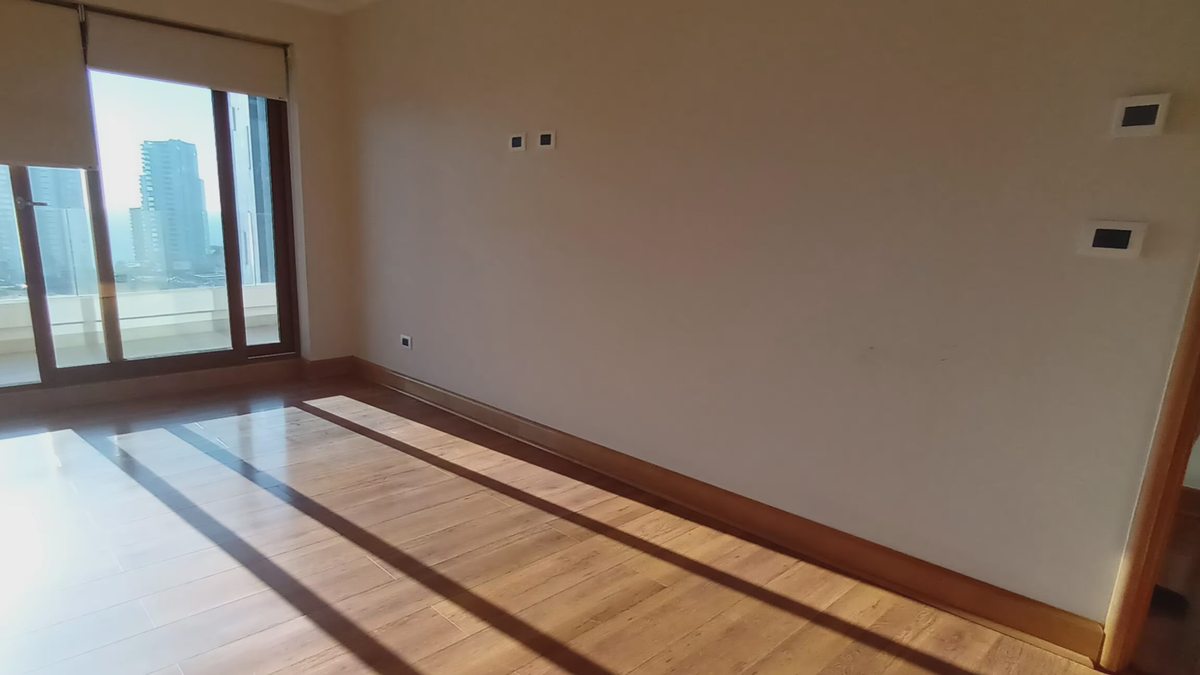 Dormitorio principal con salida a terraza