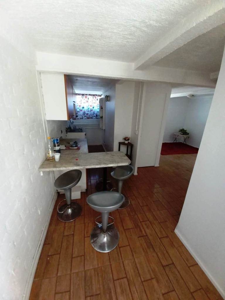 vista a cocina y parte Living