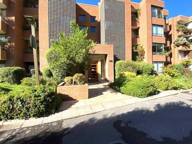 Departamento en Venta en Vitacura, Amplio Dpto en piso 1 con Jardín, Sta Maria (110406)