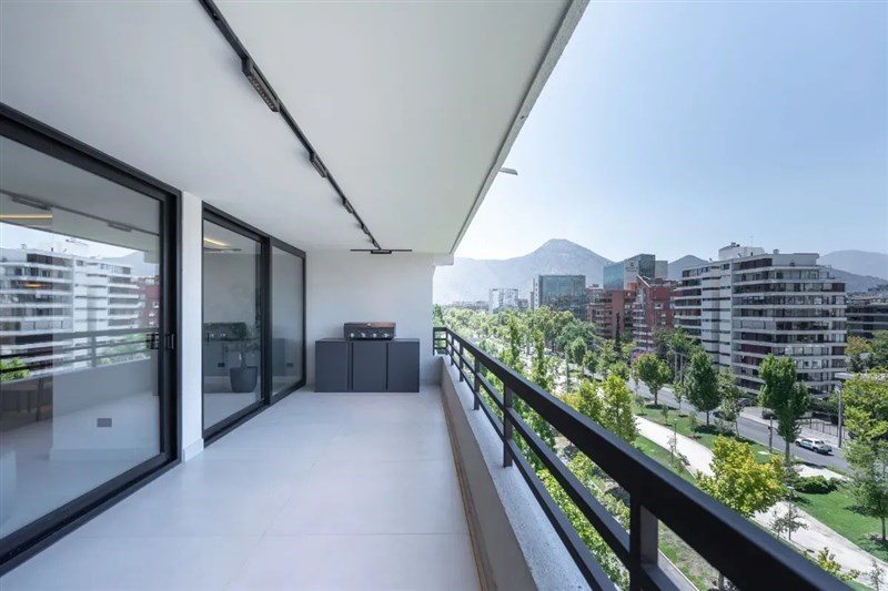 Departamento en Venta en Vitacura, Remodelado / Las Quilas / Los Coligües