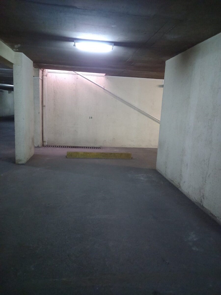Estacionamiento en Venta en Las Condes, Sector Apoquindo / Metro Manquehue, Las Condes