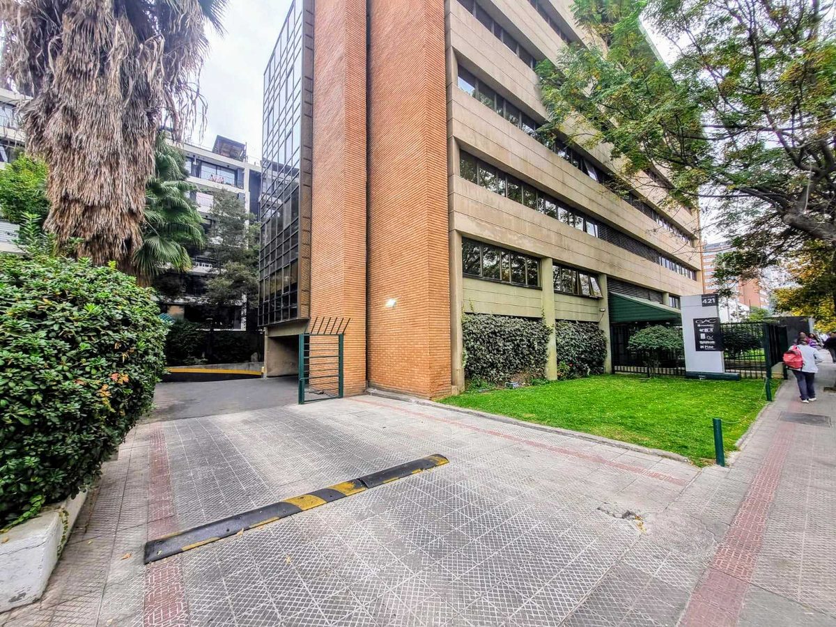 Estacionamiento en Venta en Providencia, estacionamiento privado techado en provid. (133839)