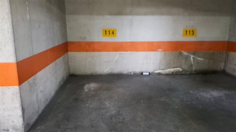 Estacionamiento en Venta en Santiago, Avenida Portugal N°415 Santiago Centro