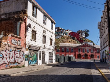 Aduana al final de calle Cochrane