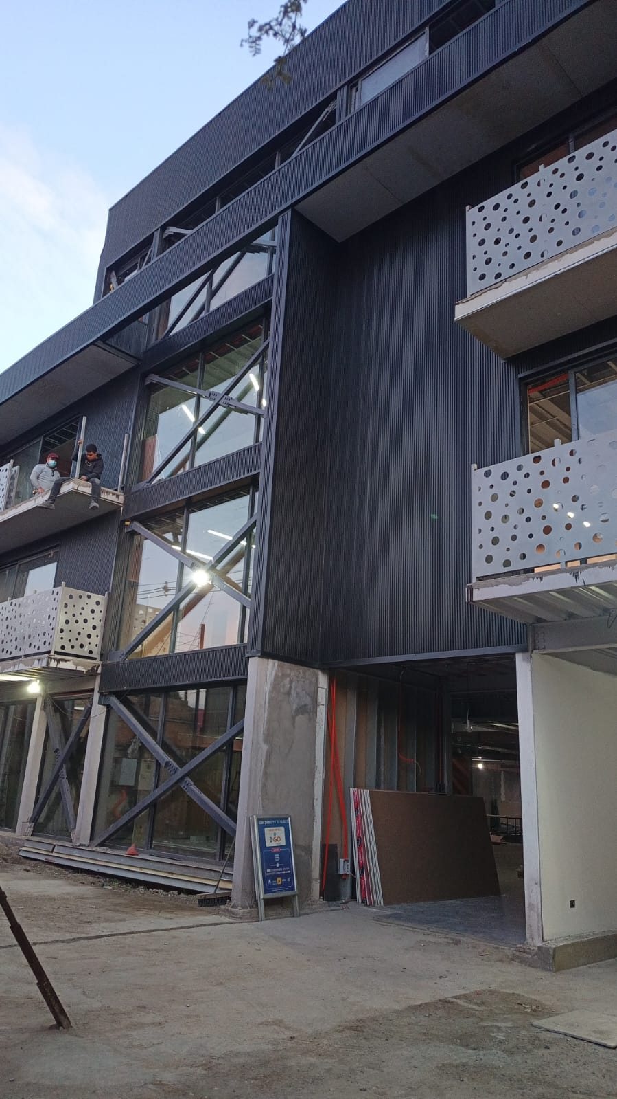 Oficina en Venta en La Cisterna, Avenida Ossa 81, La Cisterna, Región Metropolitana de Santiago 7970000, Chile