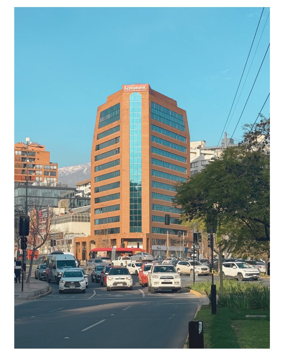 Oficina 43 M en Apoquindo Esquina Cuarto Centenario