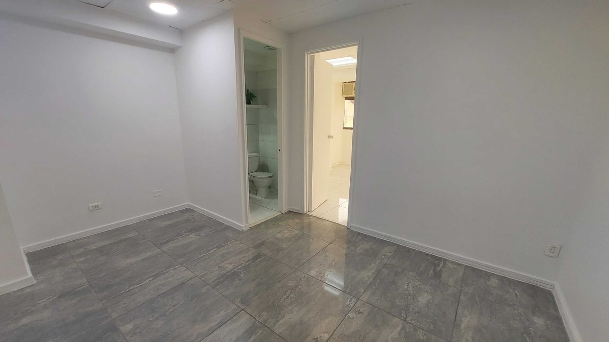 Oficina en Venta en Providencia, Rebajada! metro los leones, impecable, 32m2 (171695)