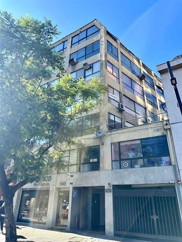 Oficina en Venta en Providencia, Amplia oficina en Pedro de Valdivia (170295)