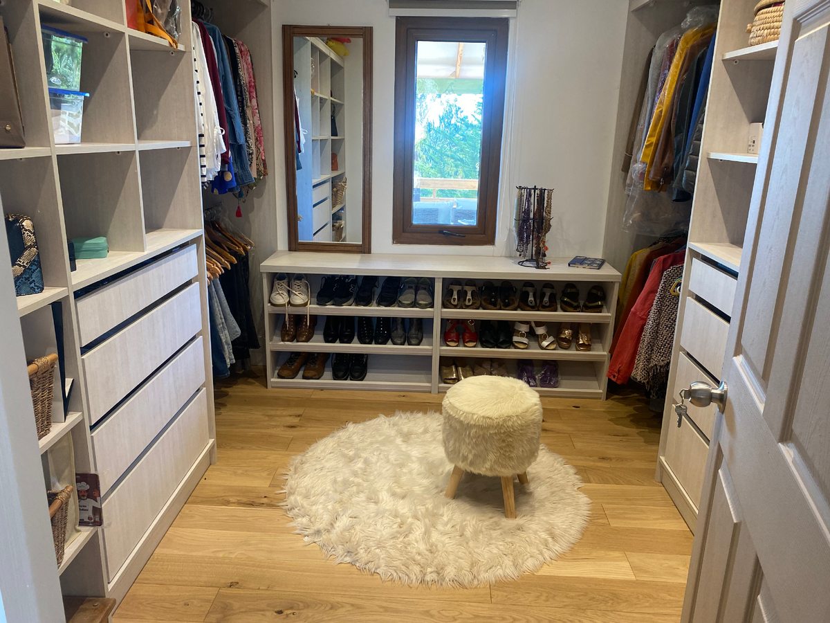 walking closet