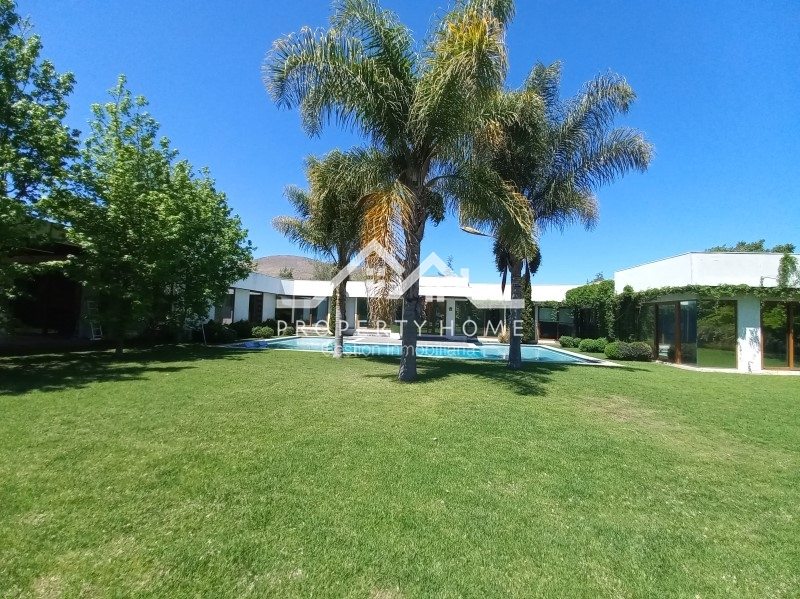 Parcela en Venta en Colina, Excelente casa mediterránea y precioso paisajismo las brisas