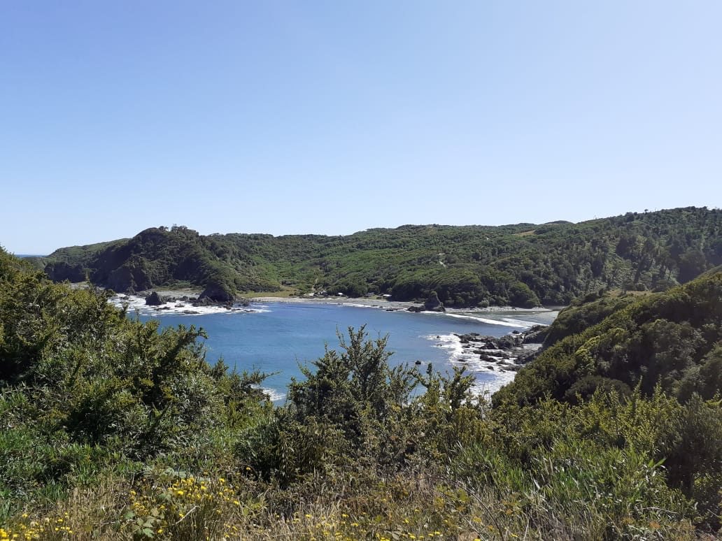 la playa de abajo