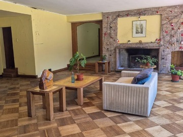 Sala con chimenea