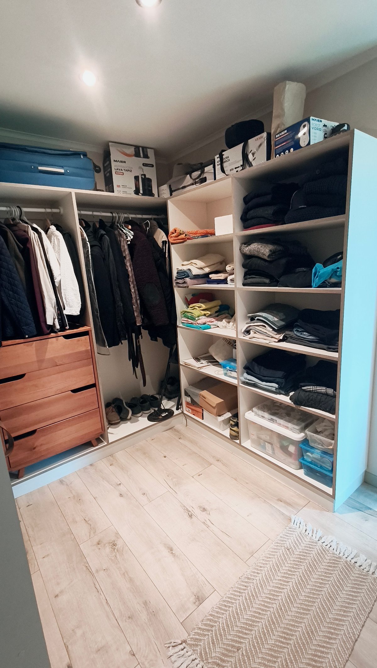 Walking closet 