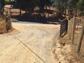 ACCESO A PARCELACIÓN