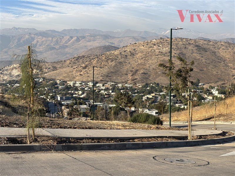 Terreno en Venta en Colina, Vendo Terreno Urbanizado 1.080 m2 , poca pendiente ! Vista al Valle, en Condominio La Reserva en Chicureo, Colina