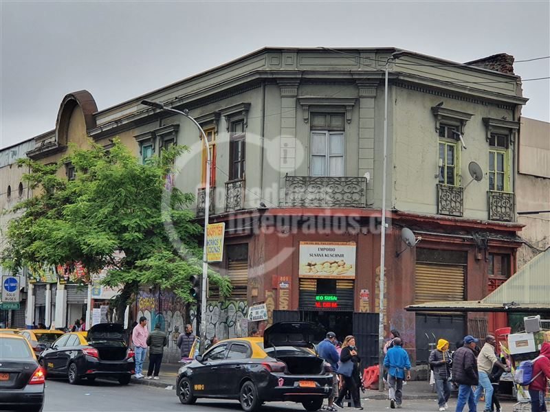 Terreno en Venta en Recoleta, Esquina Salas, frente a mercado Tirso de Molina
